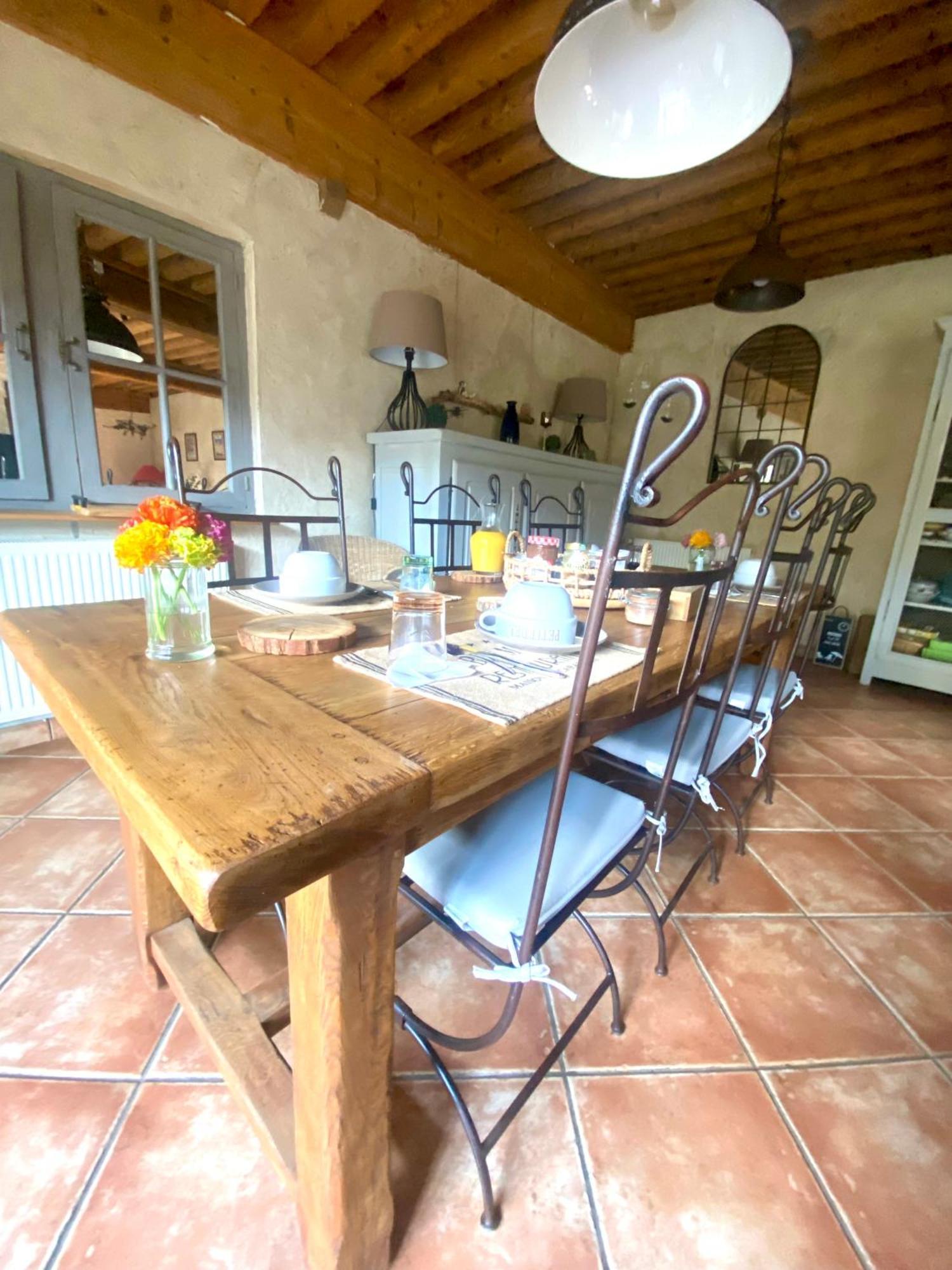 Une Ferme En Ville Bron Exterior foto